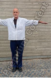 0080 Old white man wrinkless white shirt deep blue jogging…